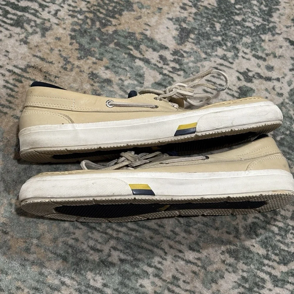 Cream leather Sebago Docksides boat shoes 10M